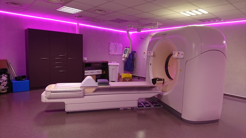 L’éclairage modulable est opérationnel dans la salle de scanner