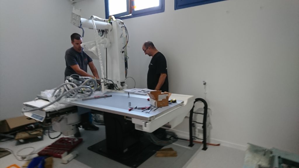 Installation de la nouvelle table d’examen à Pontcharra
