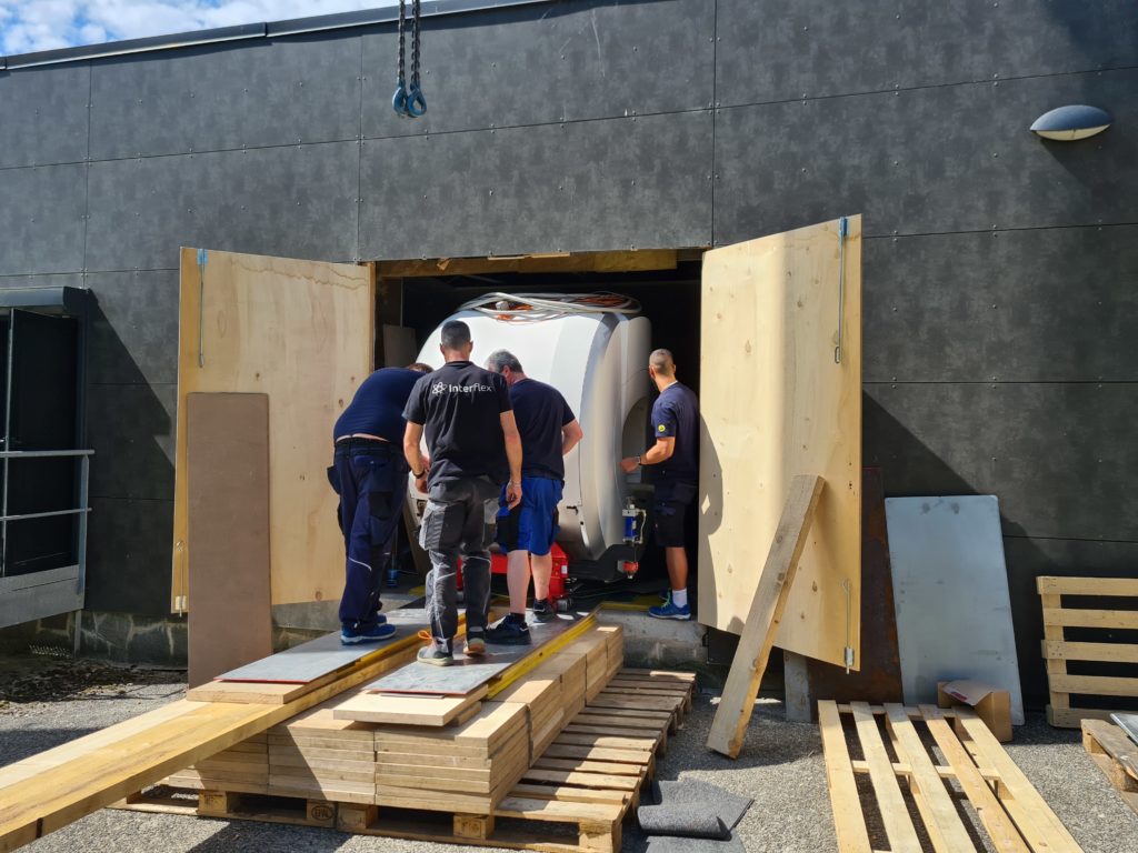 Travaux IRM : retrait de la machine